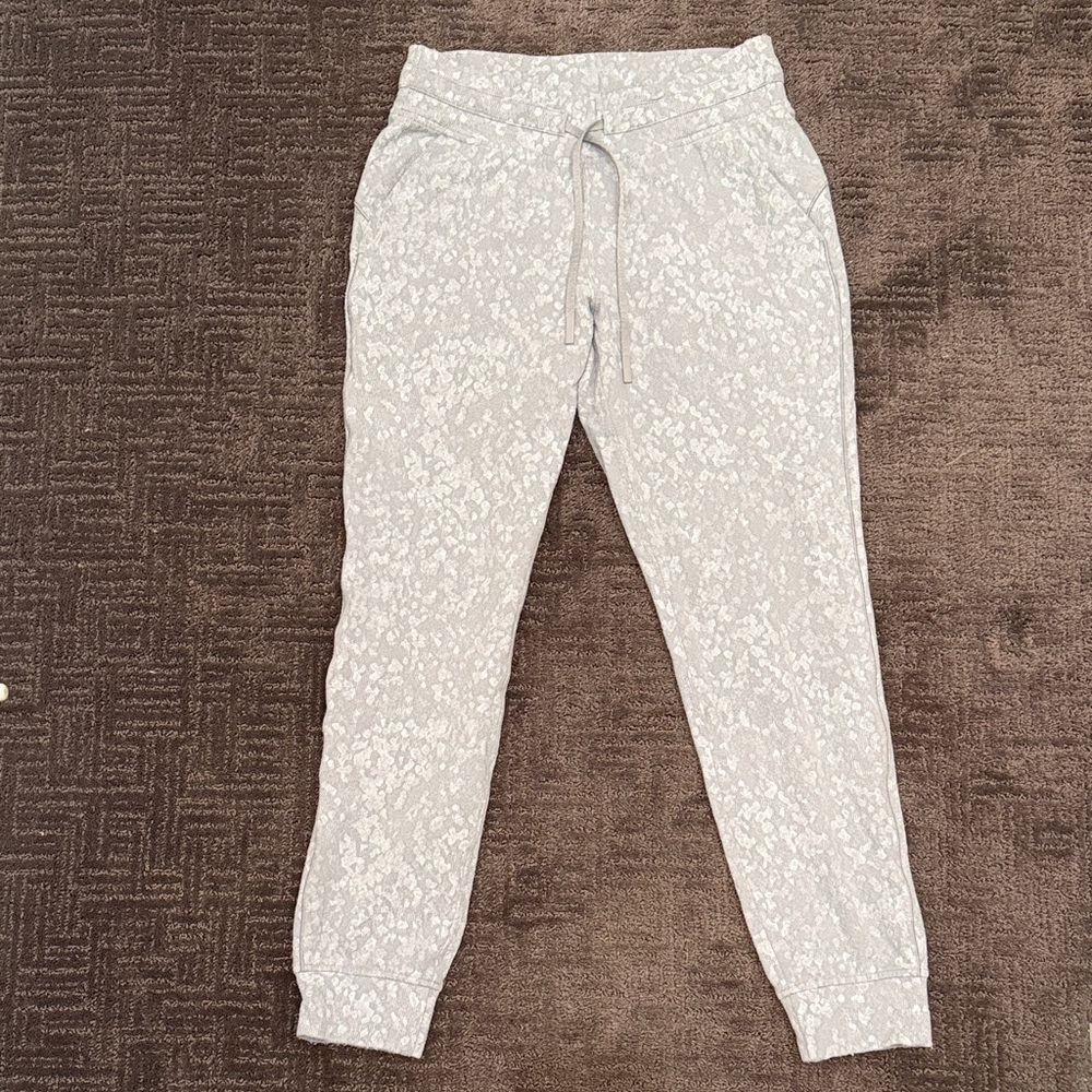 Lululemon Athletica Gray Patterned Joggers - Picture 2 of 4